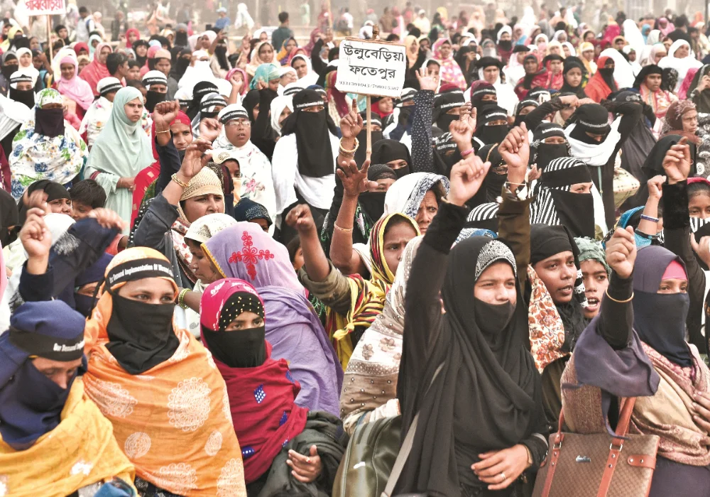 হিজাব আমাদের অধিকার, চাই নারী সুরক্ষা, মহিলাদের কন্ঠে মুখরিত পার্ক সার্কাস ময়দান
