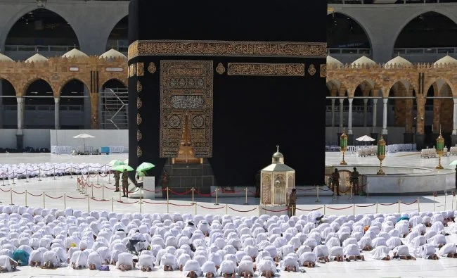 পুরানো ছন্দে ফিরছে পবিত্র হজ , এ বছর নেই কোনও বিধিনিষেধ