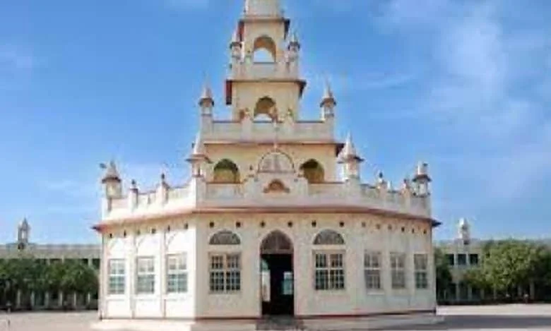 গুজরাতের এক গুরুকুলে আবাসিক ছাত্রীদের সমকামিতায় লিপ্ত করার অভিযোগ