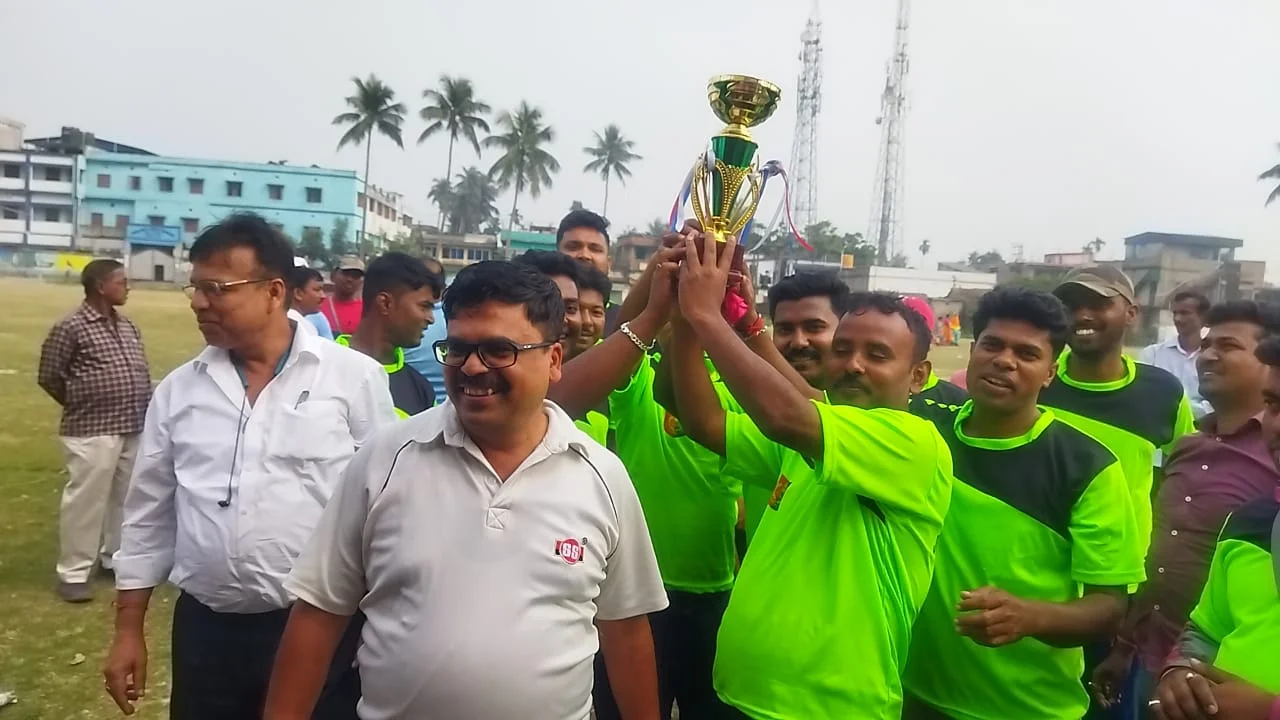 জয়নগর থানা বনাম ট্রাফিকের মধ্যে প্রীতি ক্রিকেট ম্যাচ