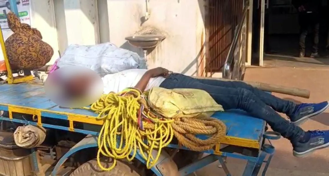 বোনের বাড়ি  বেড়াতে এসে মোটর সাইকেল দুর্ঘটনায় মৃত্যু হল কাকা ও ভাইপোর