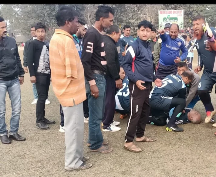 ডুয়ার্সে মৃত্যু বাংলাদেশি ফুটবলারের ,খেলতে-খেলতে আচমকাই পড়লেন মাটিতে