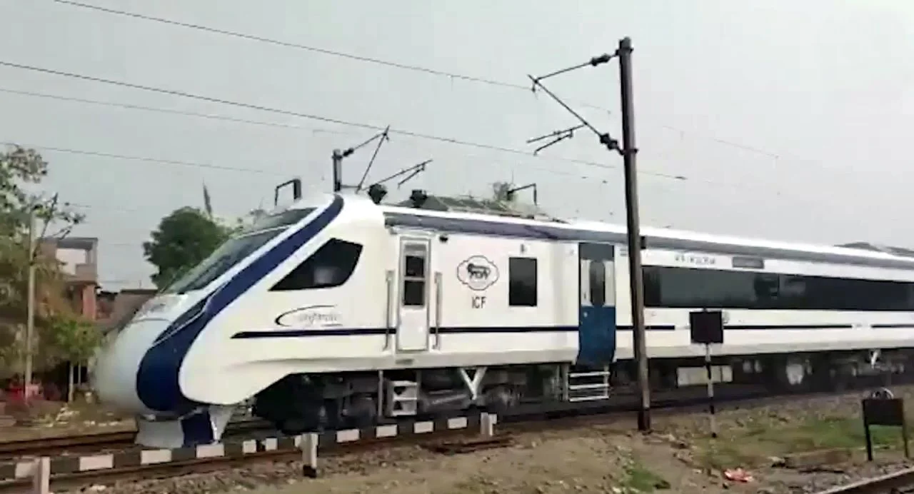 বছরের প্রথমদিনেই হাউসফুল বন্দেভারত, সওয়ারি হতে পেরে খুশি যাত্রীরাও