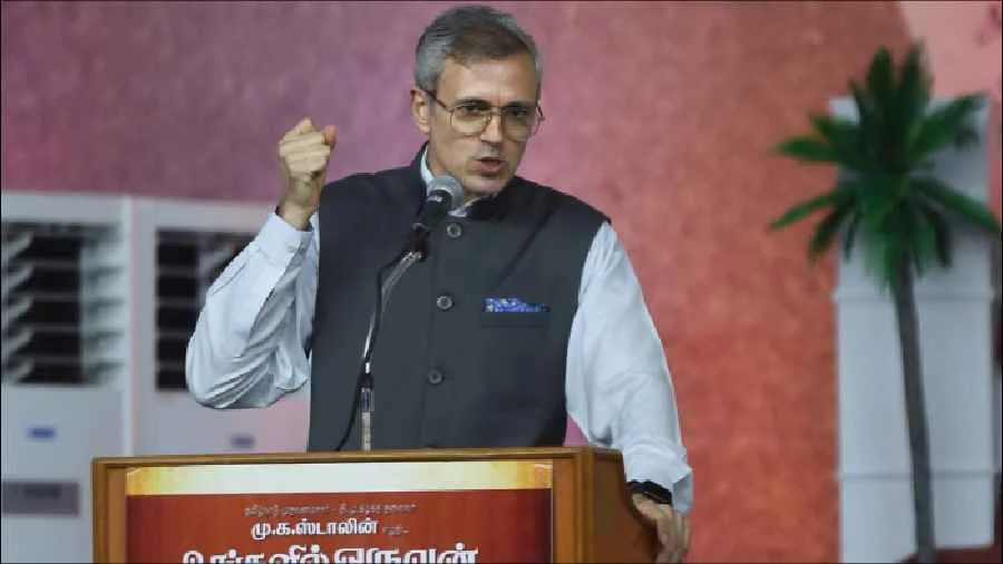 ধর্মীয় স্বাধীনতায় আক্রমণ: ওয়াকফ নিয়ে মামলার হুঁশিয়ারি ওমরের