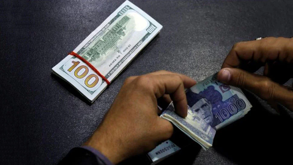 পাকিস্তানকে বাঁচাতে ৯ বিলিয়ন ডলার সহায়তার প্রতিশ্রুতি