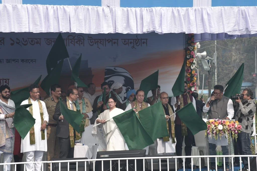 দেশের নেতা ছিলেন নেতাজি, 'নেতা' হওয়ার জন্য সার্টিফিকেট লাগে না, নাম না করে প্রধানমন্ত্রীকে নিশানা মমতার