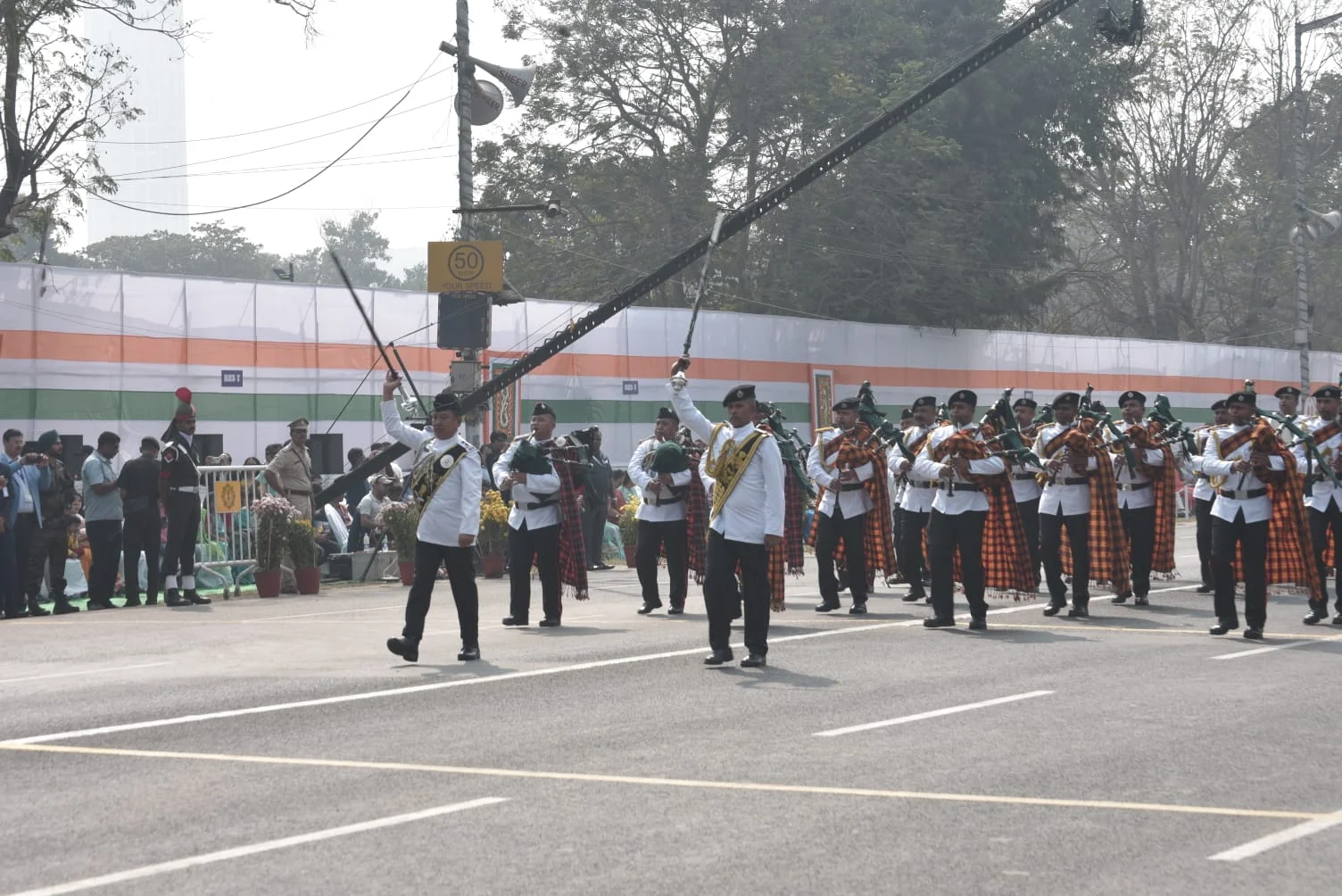 ৭৪ তম প্রজাতন্ত্র দিবস পালনে সুসজ্জিত রেড রোড, কড়া নিরাপত্তার মোড়কে কলকাতা