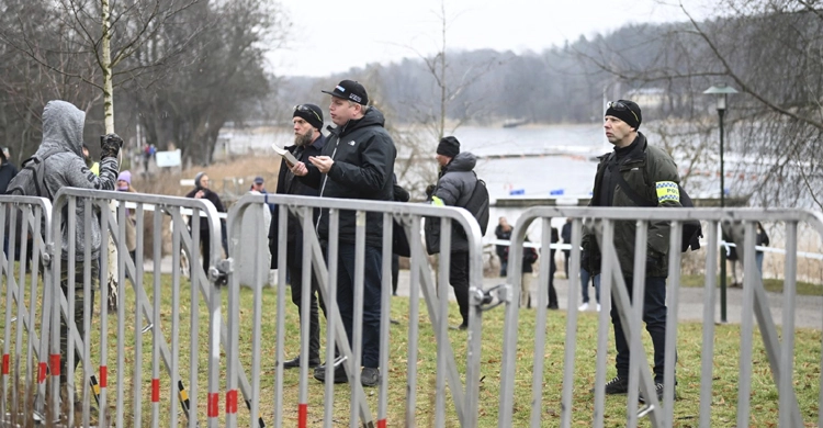 সুইডেনে কুরআন পোড়ানোর ঘটনায় মুসলিম বিশ্বে নিন্দার ঝড়
