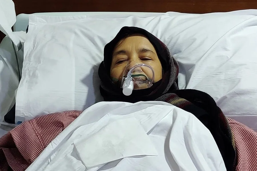 তসলিমা নাসরিন কি সত্যিই পঙ্গু হয়ে গেলেন!