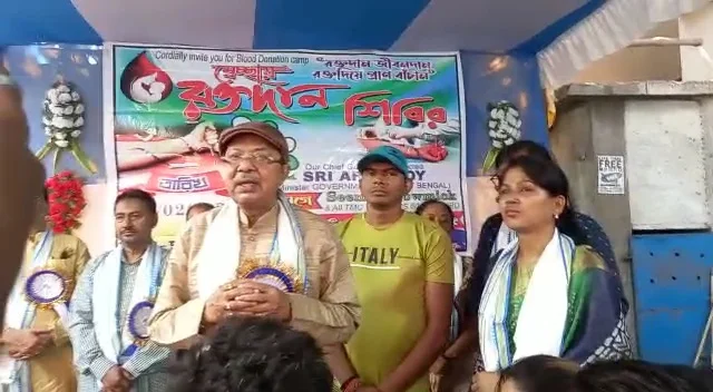 মাধ্যমিকের কারণে মাইক ছাড়াই খালি গলায় ভাষণ দিলেন মন্ত্রী অরূপ রায়