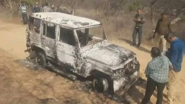 গরু পাচারকারী সন্দেহে দুই ব্যক্তিকে  পুড়িয়ে মারার অভিযোগ বজরং দলের বিরুদ্ধে