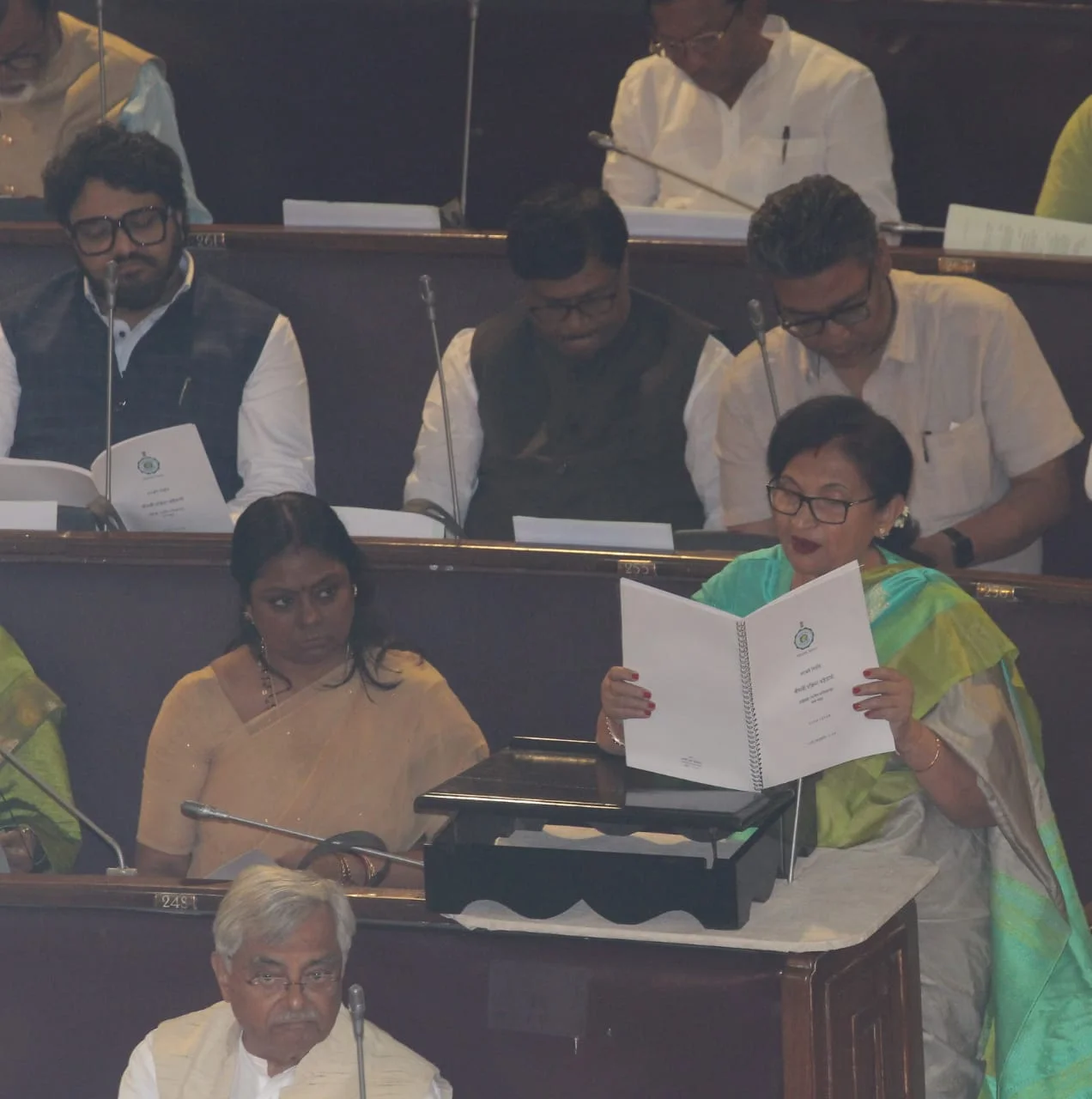   BREAKING NEWS: পঞ্চায়েত ভোটের মুখে বিধানসভায় বাজেট পেশ