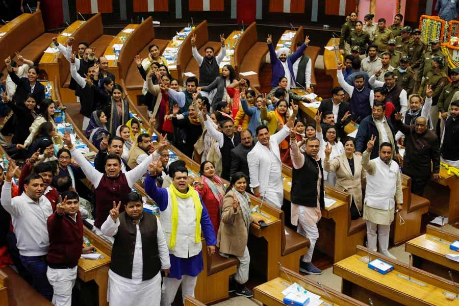 তিন বার ব্যর্থতার পর ফের নির্ধারণ হল দিল্লির মেয়র নির্বাচনের তারিখ                