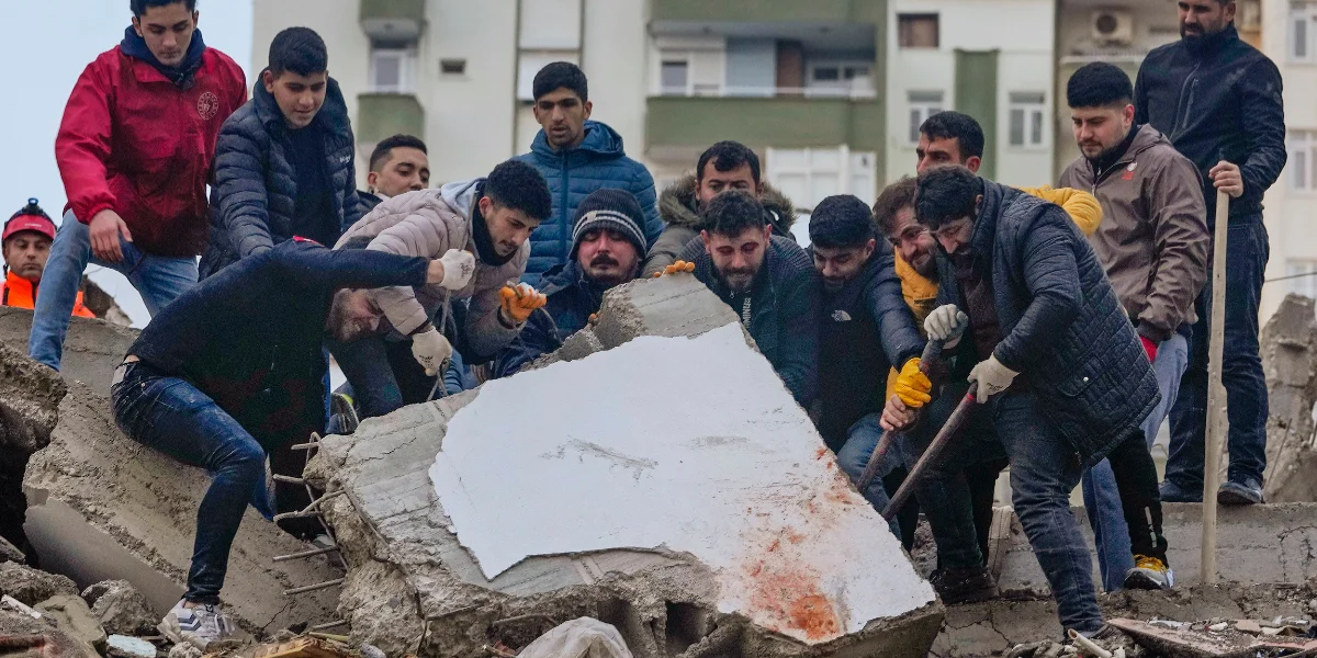 তুরস্ক ও সিরিয়ায় ভয়াল ভূমিকম্পে মৃত্যুর সংখ্যা ১০ হাজারের কাছে