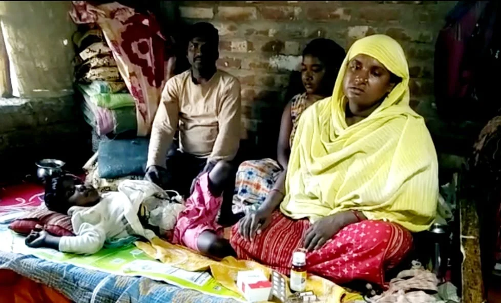 ভুল চিকিৎসার জের, বিকল শিশু কন্যার দুটো কিডনিই, চিকিৎসার খরচ জোগাতে সর্বস্বান্ত পরিবার