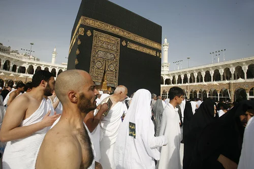 উমরাহর জন্য জমানো অর্থ দান করলেন ৭৪ বছরের বৃদ্ধ