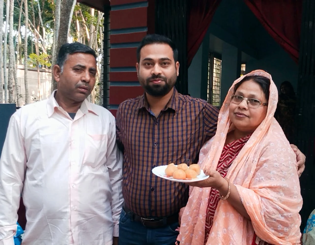 ডব্লিউবিসিএস(এক্সিকিউটিভ) পরীক্ষায় পাশ করে বিডিও পদ পেল দেগঙ্গার চাষির ছেলে কারিমুল ইসলাম