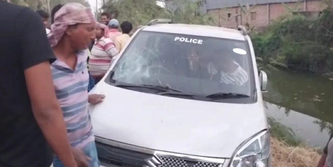 পুলিশের গাড়ির ধাক্কায় গুরুতর জখম ২ শিশু, গ্রেফতার  গাড়ির চালক