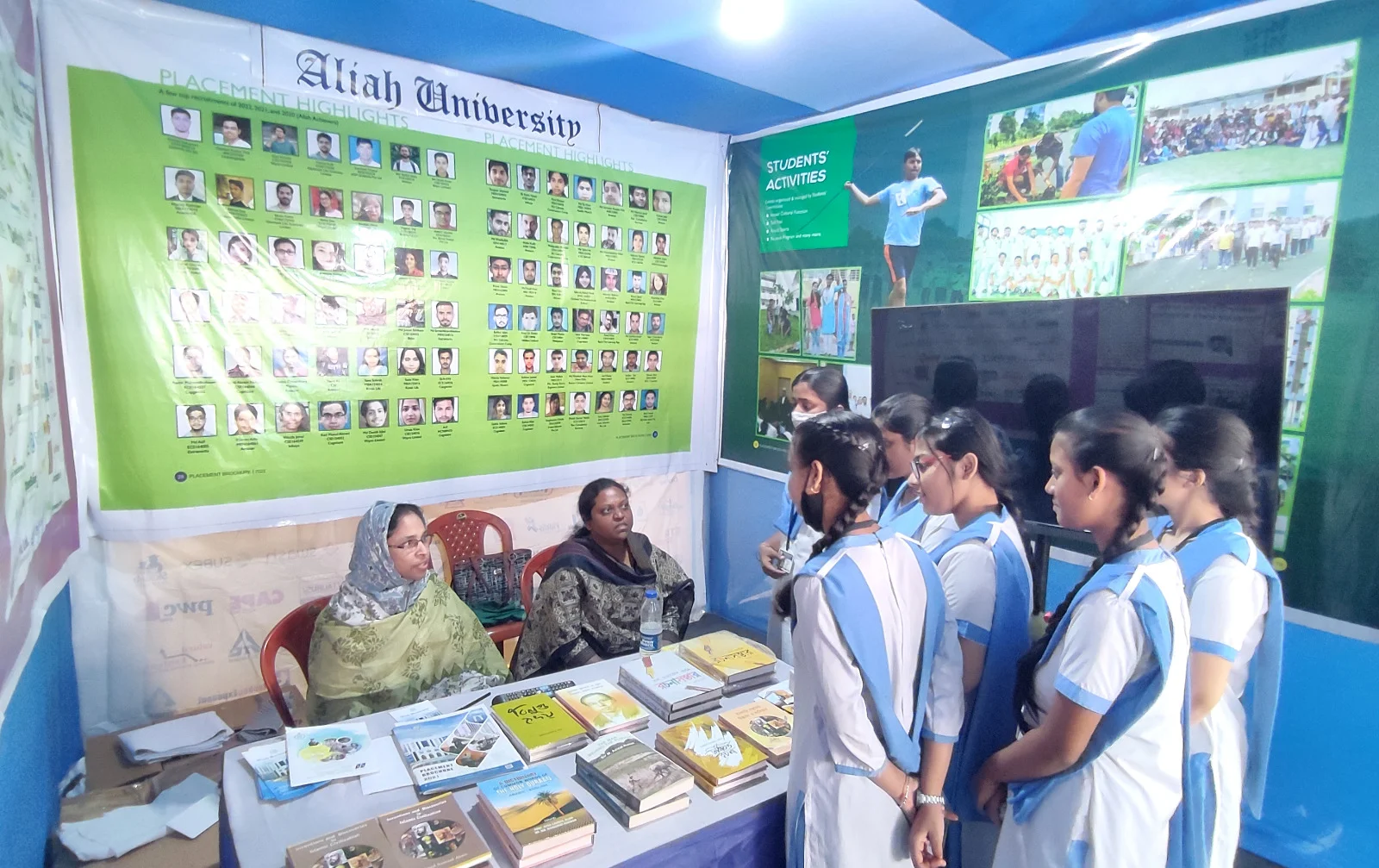 ‘মিলন মেলায়  এসে কোর্সের দিশা পাচ্ছি, বক্তব্য পড়ুয়াদের