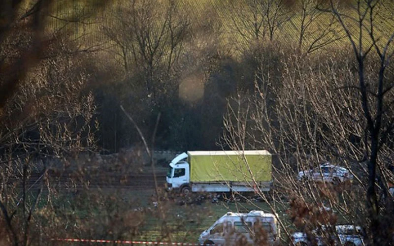 বুলগেরিয়ায় পরিত্যক্ত ট্রাক থেকে উদ্ধার কমপক্ষে ১৮ জনের দেহ