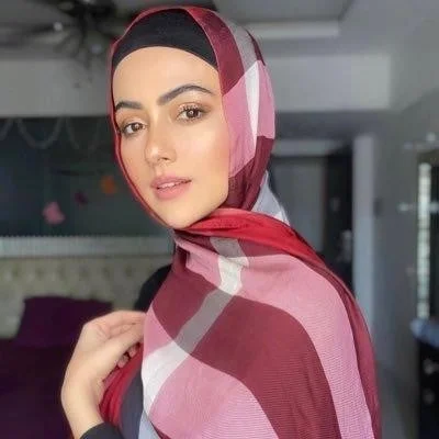 ধর্মের টানে সিনেমা ইন্ডাস্ট্রি থেকে বিদায় নিয়েছেন যে সকল তারকা