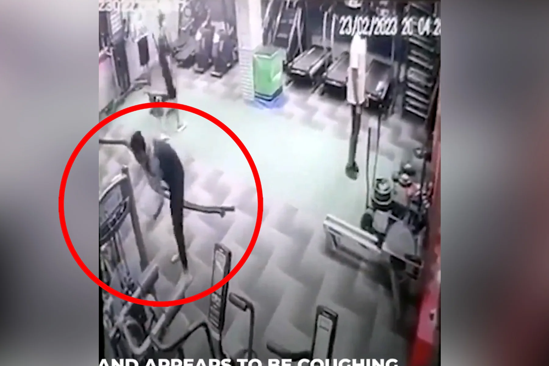 জিমে শারীরিক কসরৎ করার সময় হৃদরোগে আক্রান্ত হয়ে মৃত্যু পুলিশ কর্মীর, ভাইরাল ভিডিও