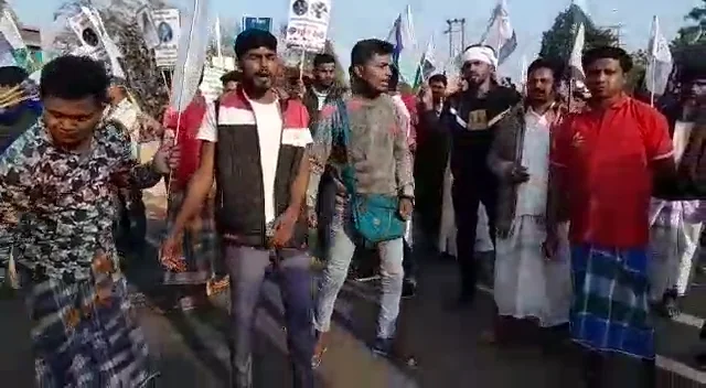 নওশাদ সিদ্দিকী'র নিঃশর্ত মুক্তির দাবিতে এবার হাওড়ায় বিক্ষোভ, পথ অবরোধ