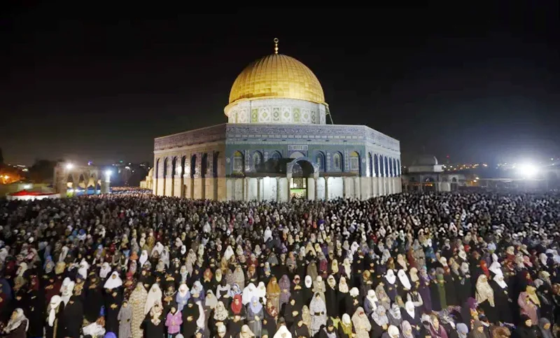 পবিত্র মসজিদুল আকসায় প্রথম তারাবির নামাযে হাজারো মুস্লল্লি