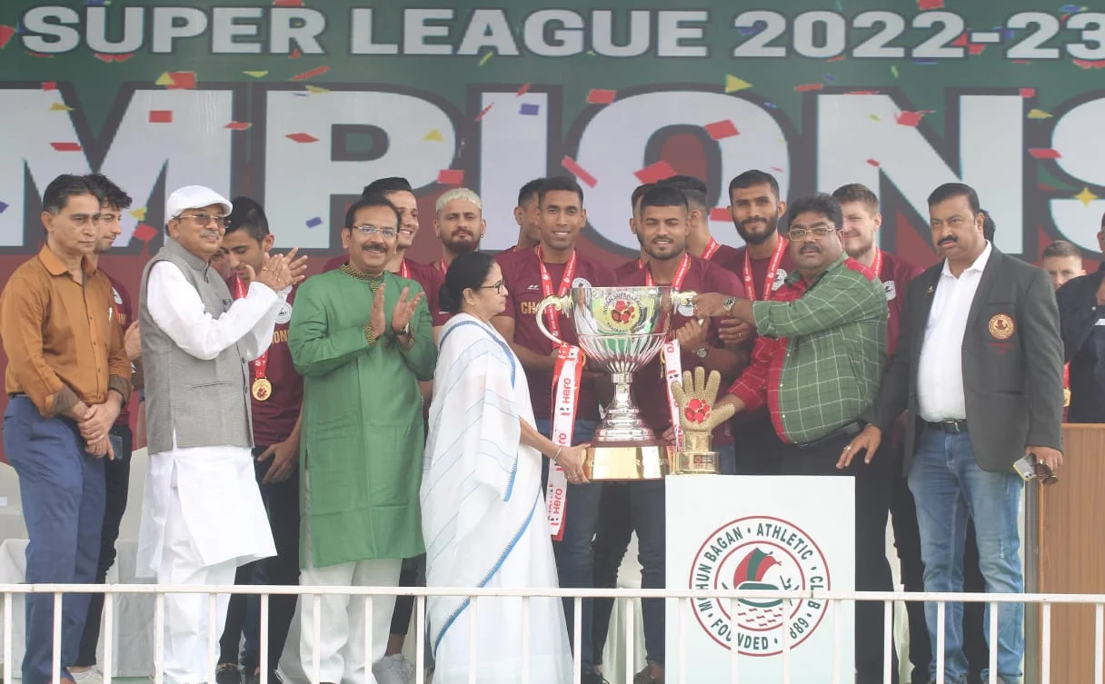 Breaking: মোহনবাগানকে সম্বর্ধনা মুখ্যমন্ত্রীর, ক্লাবকে রাজ্য সরকারের তরফে ৫০ লক্ষ টাকা অনুদান