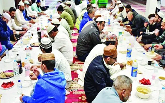 ব্রিটেনে  ‘পরিবেশবান্ধব’ রমযানে মসজিদ হবে প্লাস্টিকমুক্ত