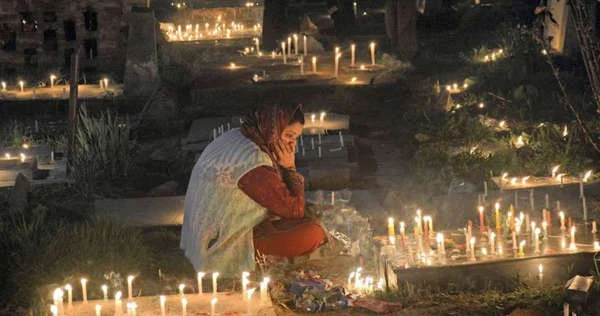 কাশ্মীর: দরজায় তালা ঝোলায় পুলিশ, শবে বরাতের রাতেনামায হল না জামিয়া মসজিদে