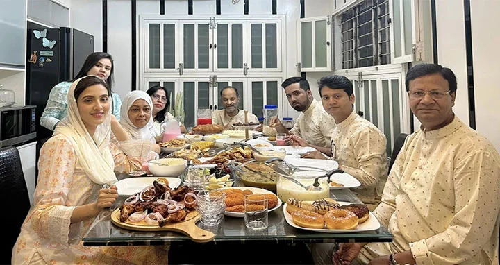 যে কারণে ভিন্ন ধর্মের হয়েও প্রতিবছর রোজায় ইফতার করে মিম