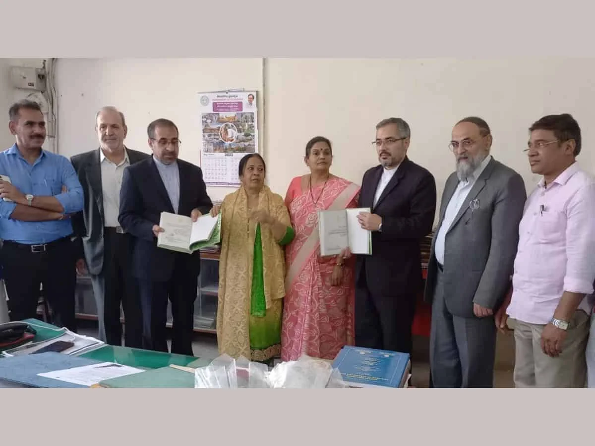 ভারত সরকারের উদ্যোগে ইরানের রাষ্ট্রদূতের উপস্থিতিতে হায়দরাবাদের নিজামের 'ফরমান' বই আকারে প্রকাশ