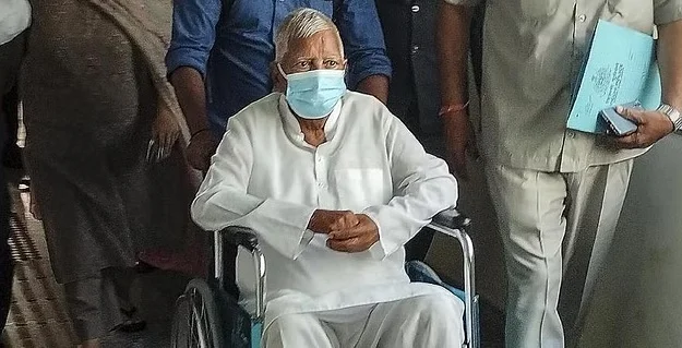 অবশেষে স্বস্তি! জমির বদলে চাকরি দুর্নীতি মামলায় জামিন পেলেন লালু-রাবড়ি সহ কন্যা মিশা