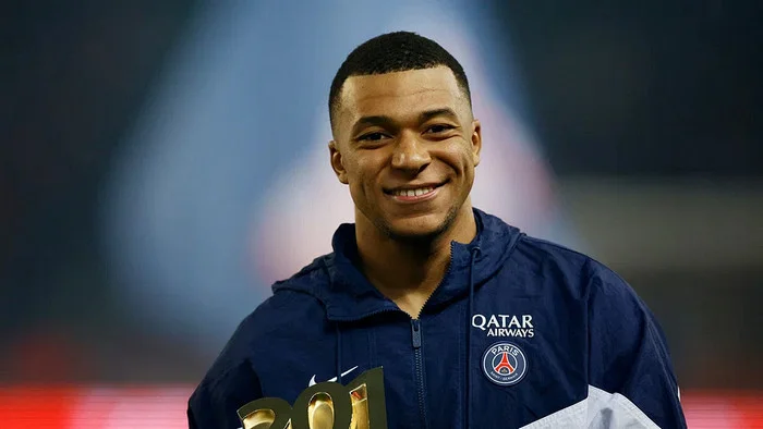 কাভানিকে পিছনে ফেলে পিএসজির ইতিহাসে সর্বোচ্চ গোলদাতা এখন এই ফরাসি তারকা