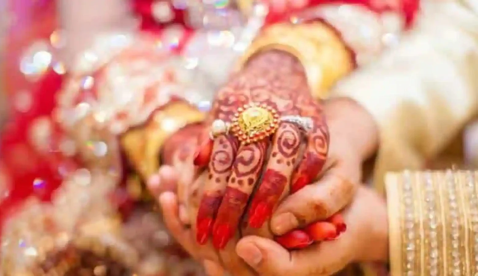 একজনের ২ স্ত্রী! স্বামীকে কাছে পেতে অভিনব চুক্তি