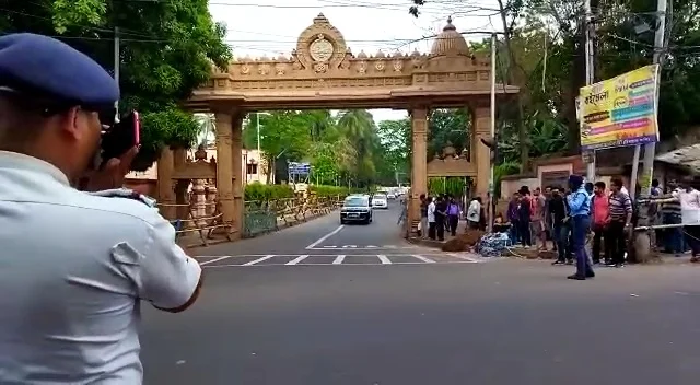 রাষ্ট্রপতির বেলুড় মঠে সফর ঘিরে হাওড়ায় কড়া নিরাপত্তা, ভক্তদের প্রবেশে নিষেধাজ্ঞা  