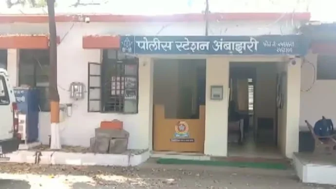 অন্তঃসত্ত্বা হয়ে পড়া কিশোরী ইউটিউব দেখে সন্তান প্রসবের পর নবজাতককে শ্বাসরোধ করে খুন করল