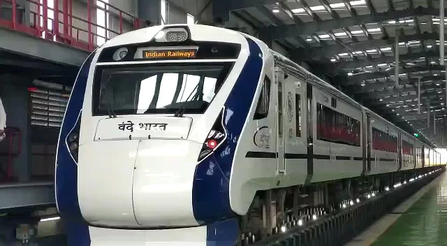 অত্যাধুনিক আন্তর্জাতিক মানের ত্রিস্তরীয় কারশেডের উদ্বোধন হাওড়ায়