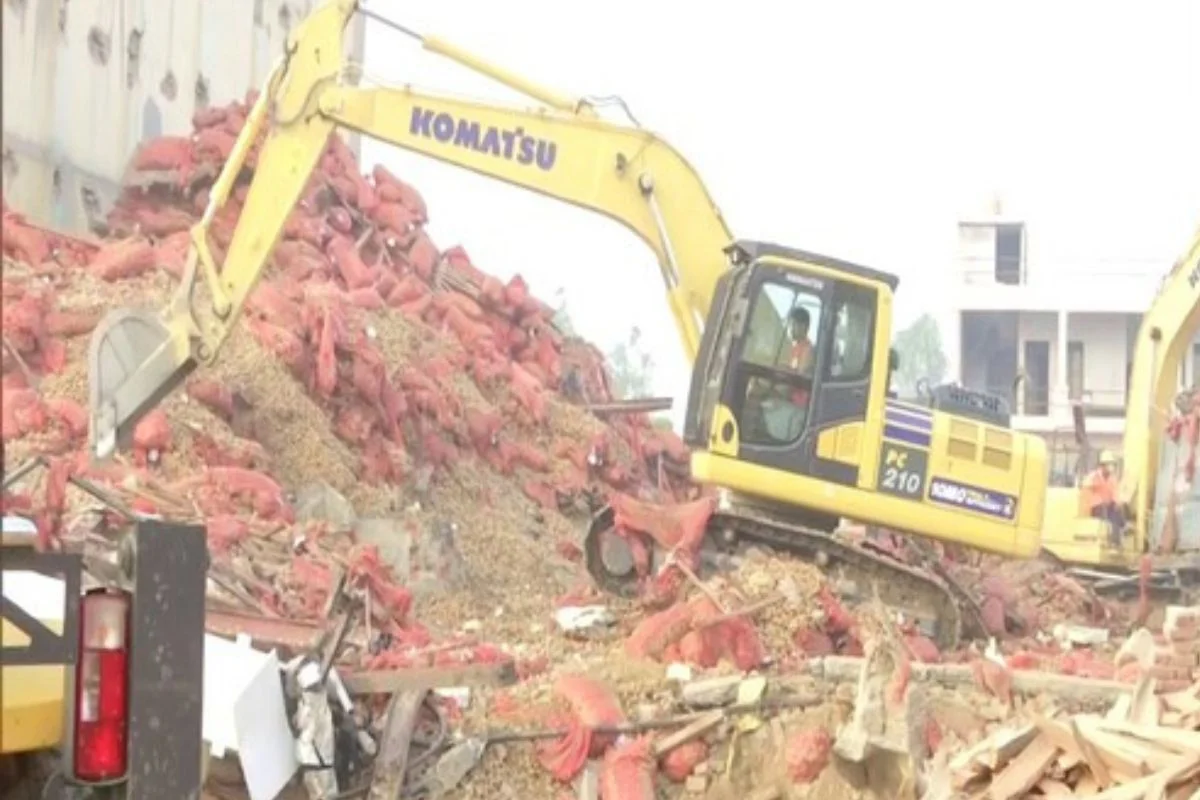 উত্তরপ্রদেশে আলুর হিমঘর ভেঙে মৃত্যু ৮, গুরুতর আহত ১১