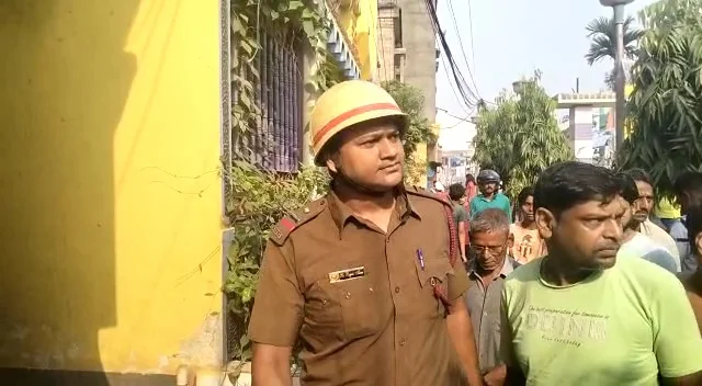 হাওড়ার প্লাস্টিক কারখানায় আগুন, প্রায় দুই ঘণ্টার চেষ্টায় নিয়ন্ত্রণে