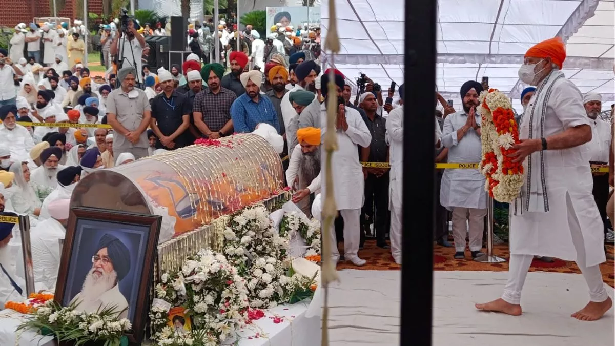 প্রকাশ সিং বাদলের মৃত্যুতে দু’দিনের রাষ্ট্রীয় শোক, শেষকৃত্যে মোদি