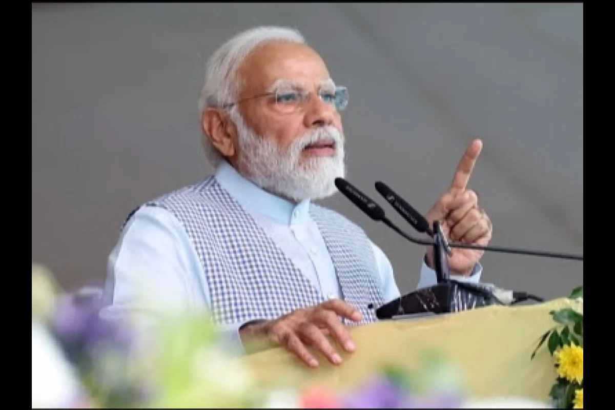 ‘মন কি বাত’ অনুষ্ঠানের ১০০ তম পর্বের আগে ৮৪ জেলায় এফএম রেডিও উদ্বোধন মোদির