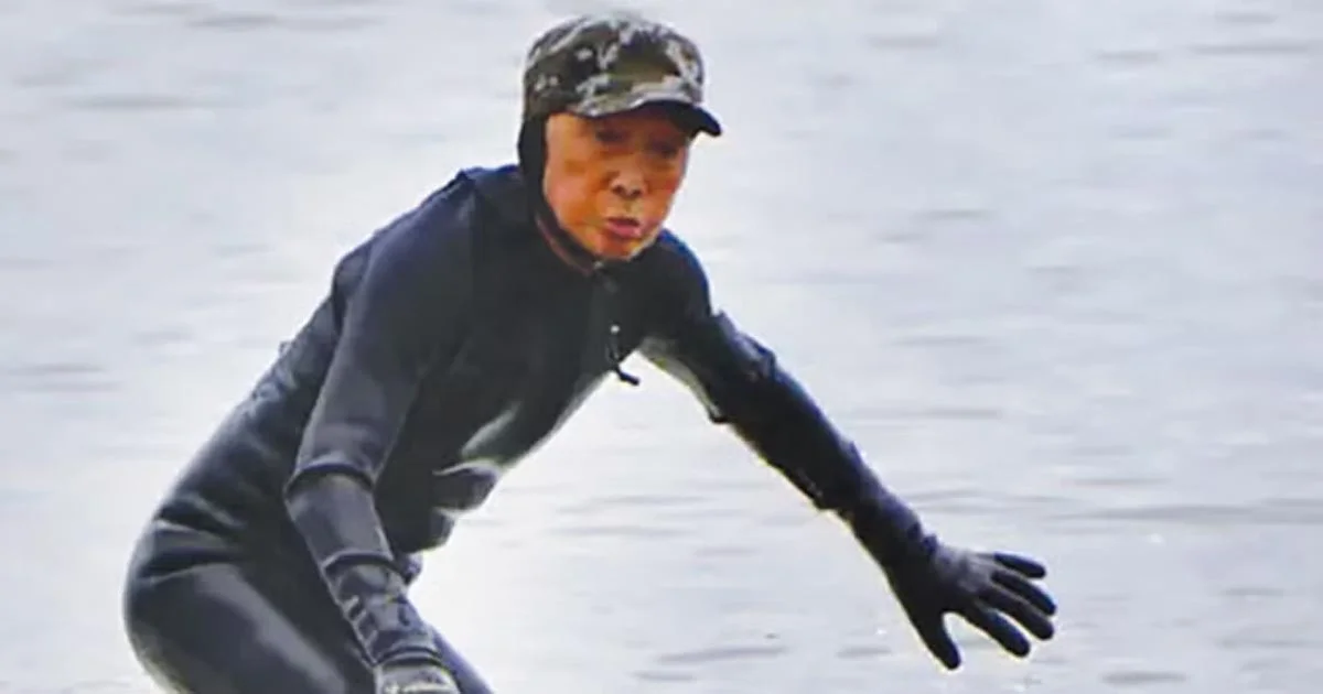 ৮৯ বছর বয়সেও সার্ফিং করে গিনেস রেকর্ড