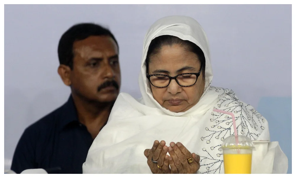 প্রার্থনা শান্তি-সম্প্রীতির হাত তুললেন মুখ্যমন্ত্রী