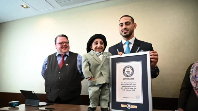 উচ্চতা ২ ফুট ১.৬ ইঞ্চি, ওজন ৬.৫ কিলোগ্রাম! বিশ্বের ক্ষুদ্রতম যুবক আফসিন গাদেরজাদেহ