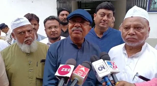 হাওড়ায় শান্তির পরিবেশ বজায় রাখতে বৈঠক মন্ত্রী অরূপ রায়ের