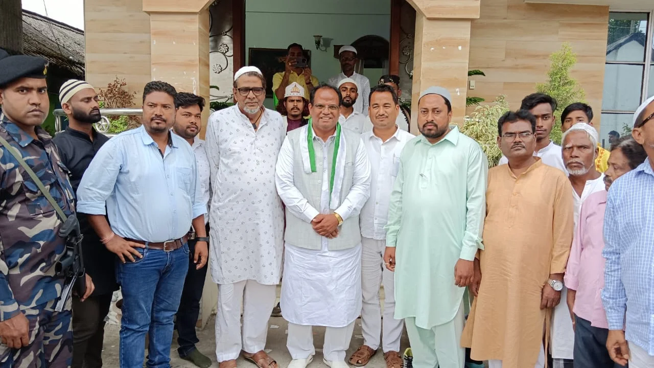 অভিষেক বন্দ্যোপাধ্যায় বানারহাট থেকে ফিরতেই বিজেপি সাংসদ কেন্দ্রীয় প্রতিমন্ত্রীর সঙ্গে সাক্ষাৎ সংখ্যালঘুদের