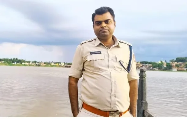 রিয়েল লাইফের দাবাং পুলিশ অফিসার আজহারউদ্দিন, ছেলেকে নিয়ে গর্বিত পরিবার