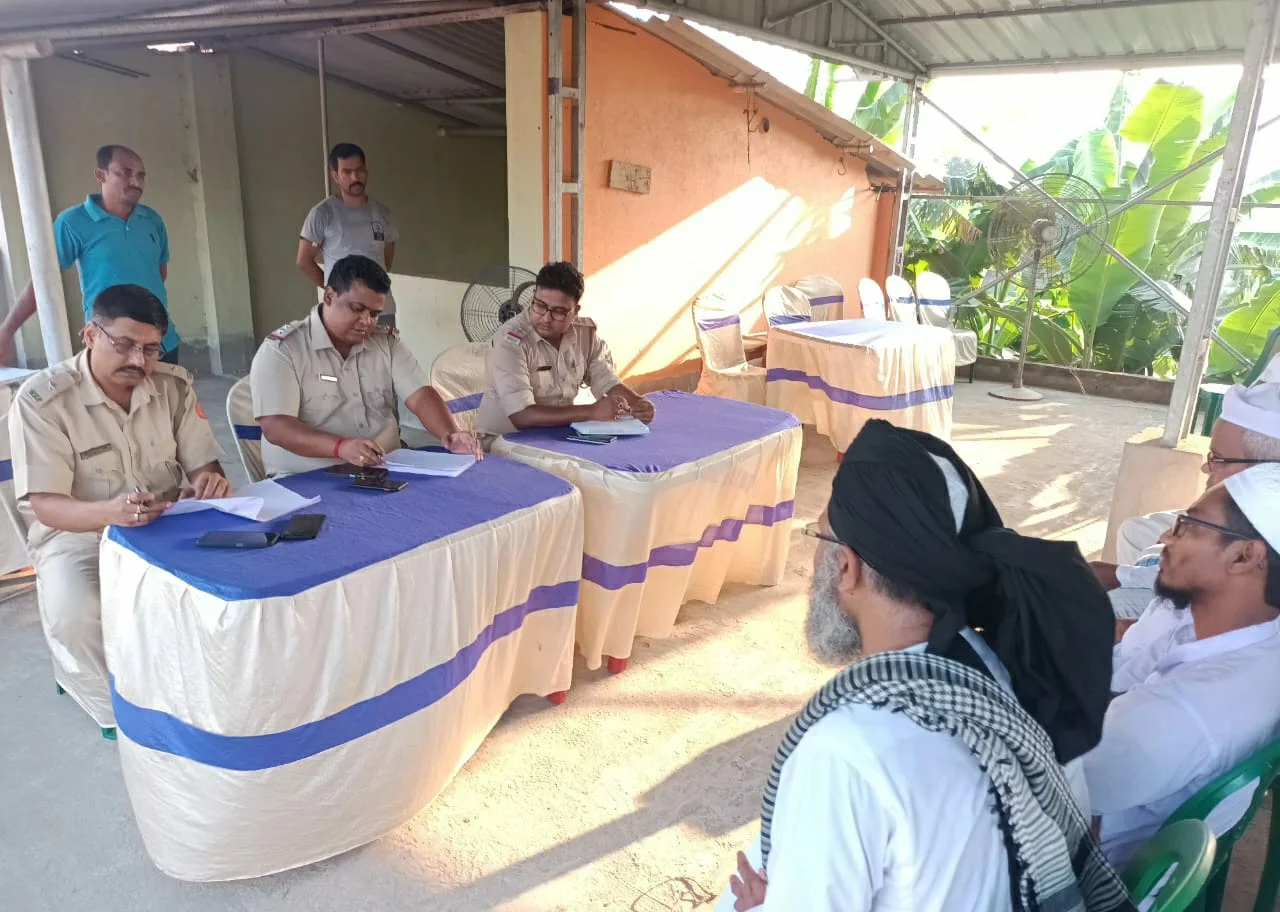 পুলিশ প্রশাসনের উদ্যোগে ইমাম ও মুয়াজ্জিনদের সঙ্গে নিয়ে ঈদ সংক্রান্ত বৈঠক